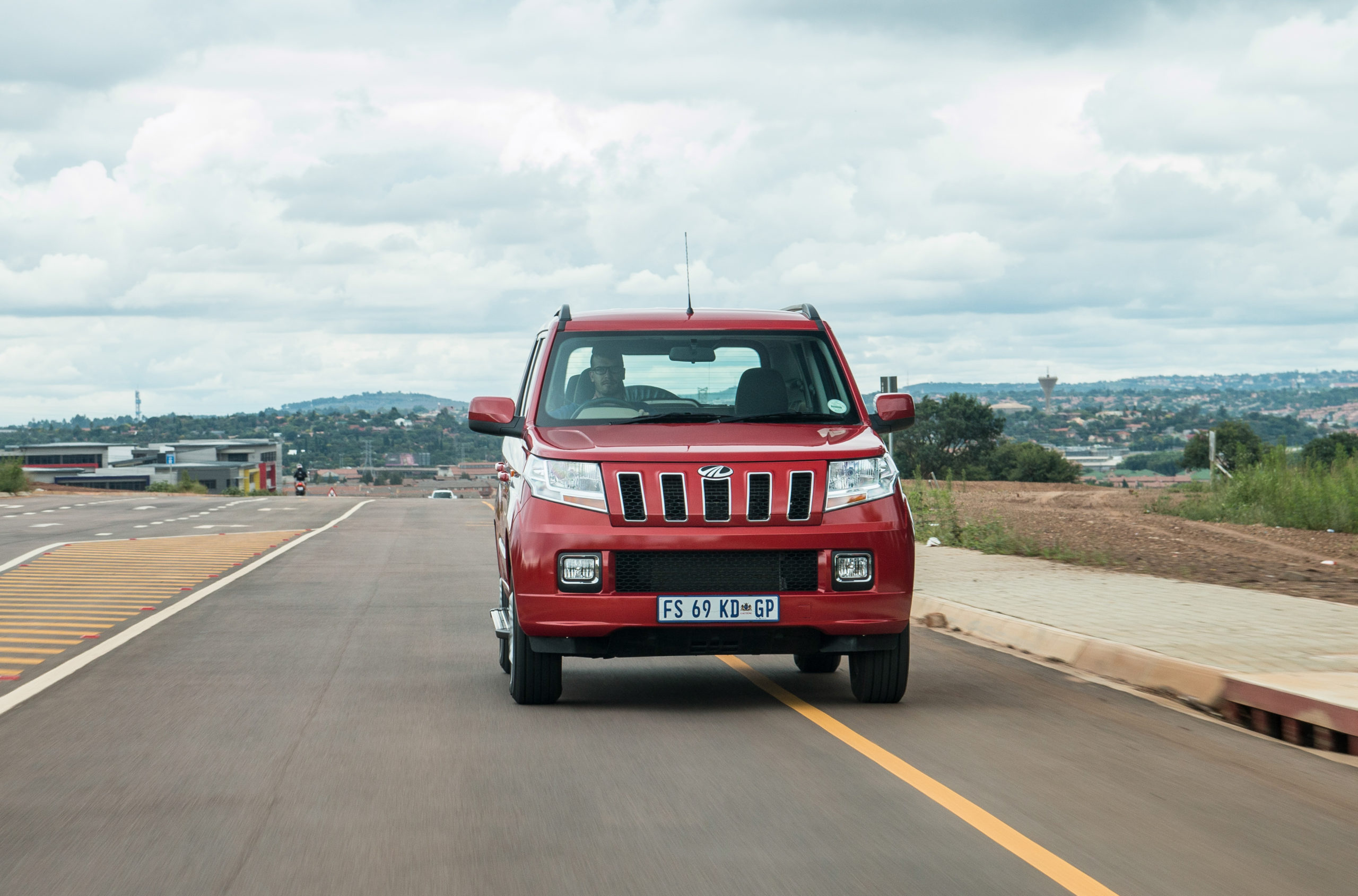 mahindra TUV300