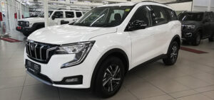 White Mahindra XUV700 Front View